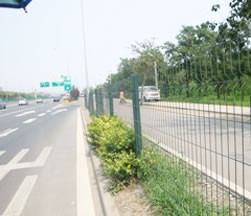 公路護欄網使用案例